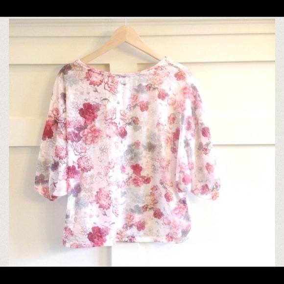 🎉HOST PICK🎉😁Zara floral top😁 - Picture 2 of 4