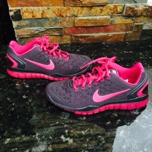 Woman's nike free tr fit 2