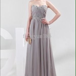 💕Price Reduced💕 Stunning beaded chiffon gown