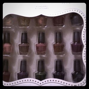15 nailpolish kit & AMC Gift Card @paulinajc622