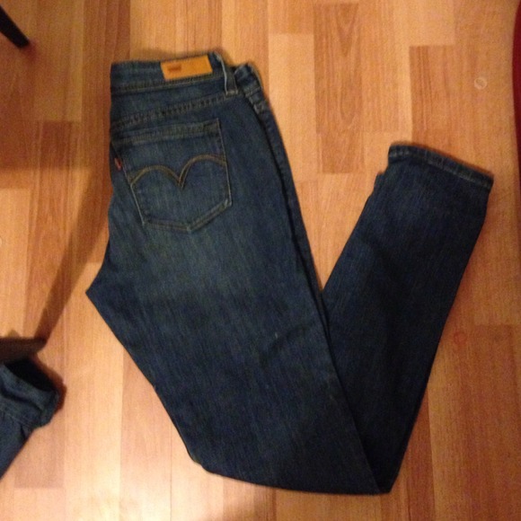 Demi curve Levi jeans