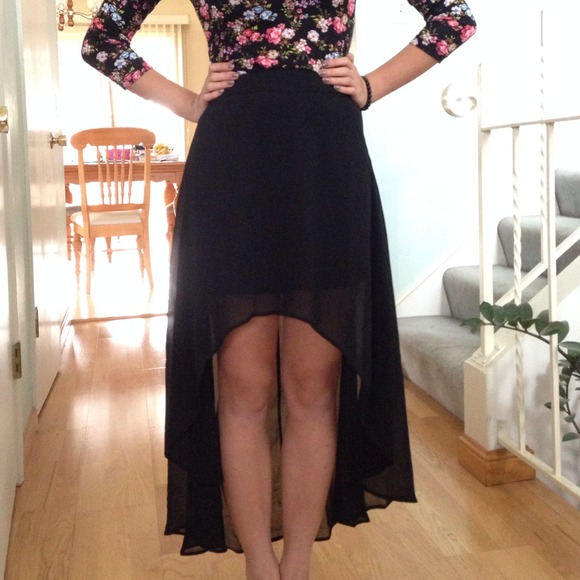 BRAND NEW High low skirt