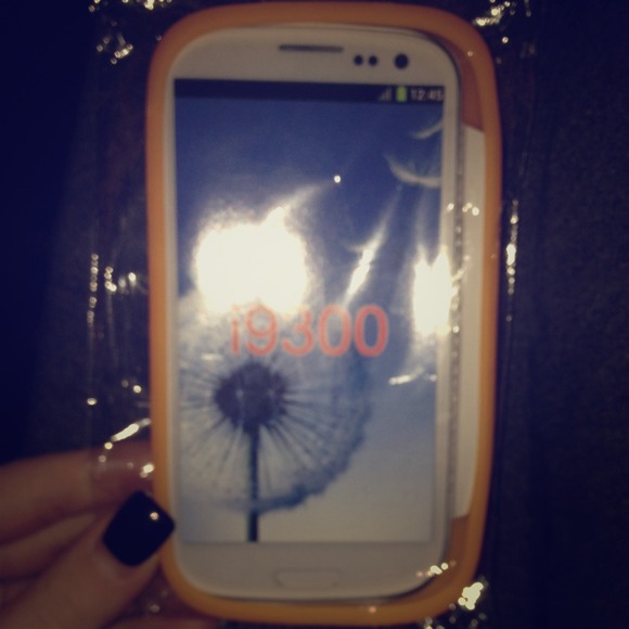 Samsung galaxy S3 gel case .