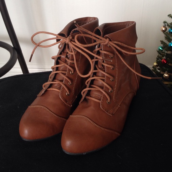 breckelle's Boots - NEW feminine brown ankle booties