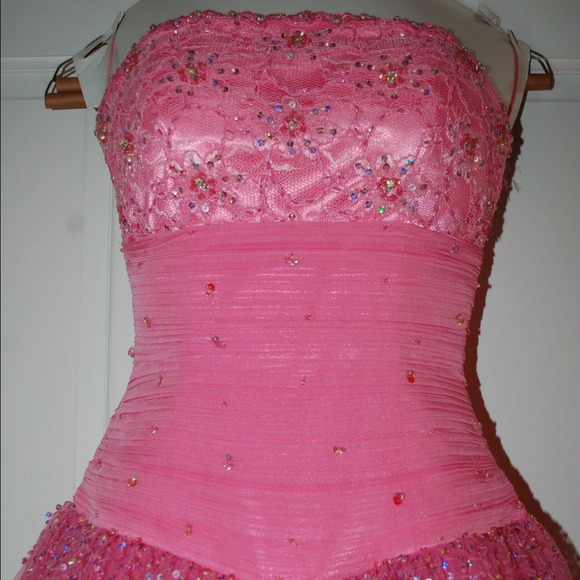 Pink Princess Dres💗👑👸 - Picture 2 of 3