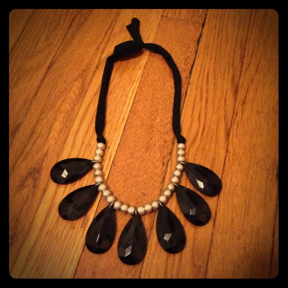 Nordstrom black and silver statement necklace