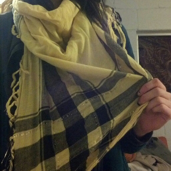 Bumble Bee Fringe Scarf.
