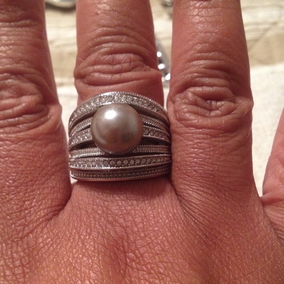 Silver plated gray pearl