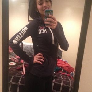 Hollister Navy blue sweater