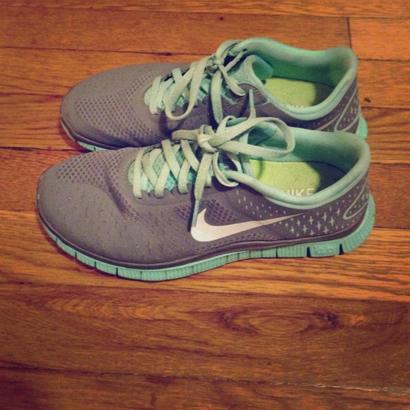 Nike Free 4.0 running shoes