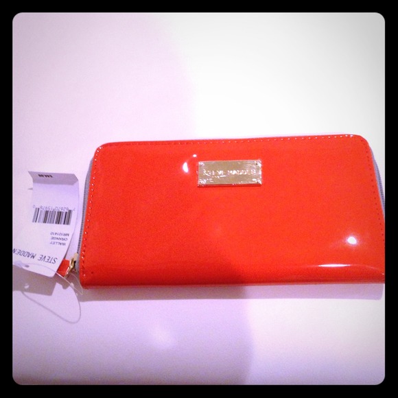 Reducedš„NWT Steve Madden walletš„ - Picture 2 of 4