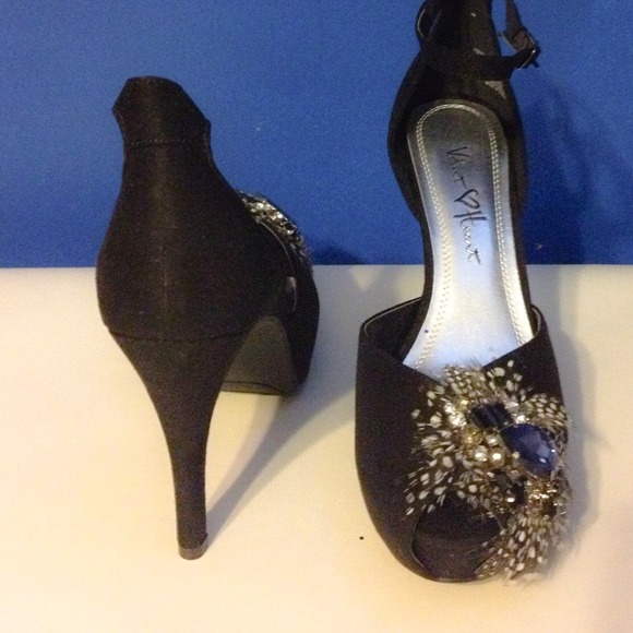 Shoes - Black stilettos