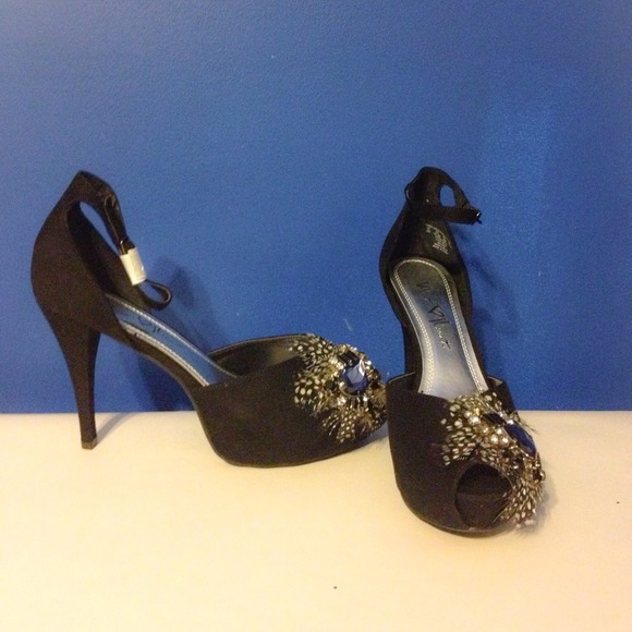 Black stilettos - Picture 2 of 2