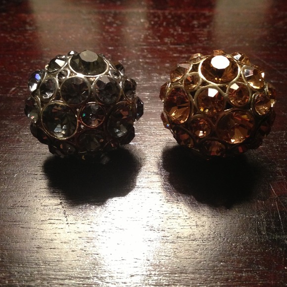 Bundle of The Limited sparkly cocktail rings - Picture 2 of 3