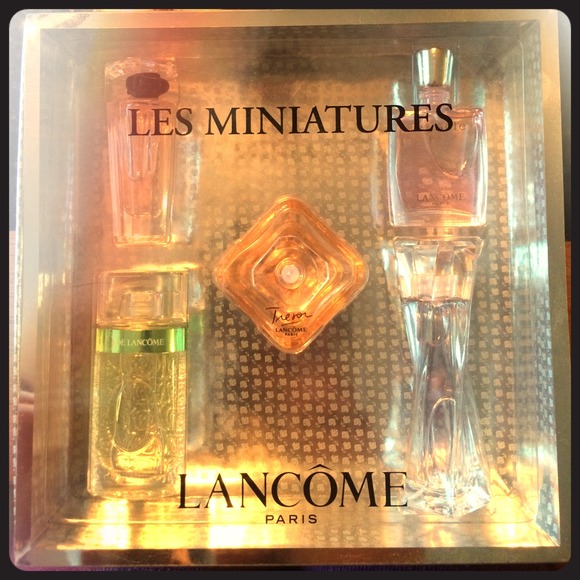 🎉SOLD to @fabspencer. 🎉Lancôme minis
