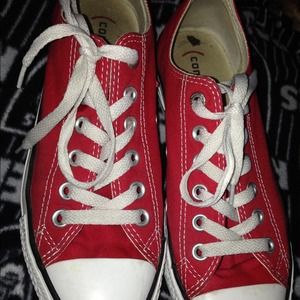 Red converse.