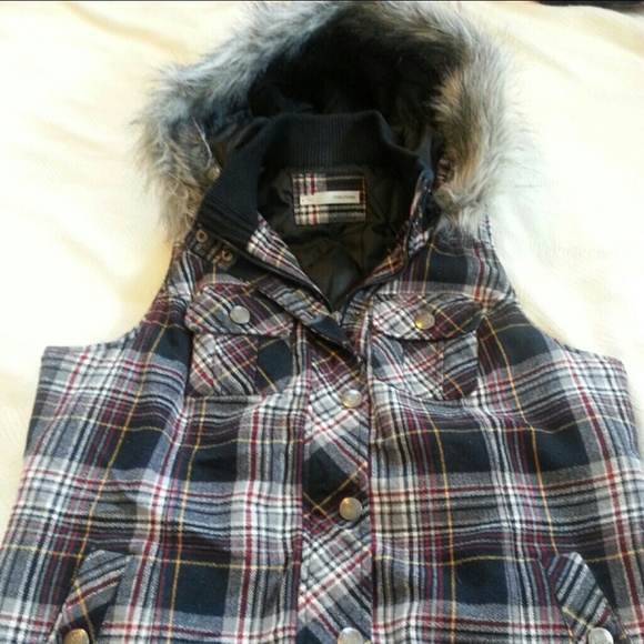 Quilted vest with hood