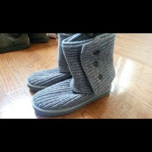 Knitted grey ugg boots