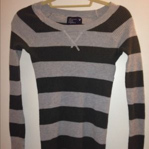 Form fitting long sleeve striped thermal