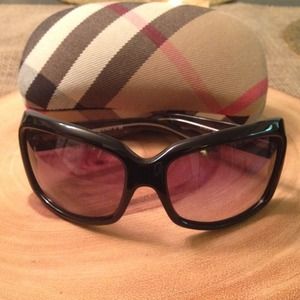 Reserved.100% Authentic Burberry Sunglasses 😎😘