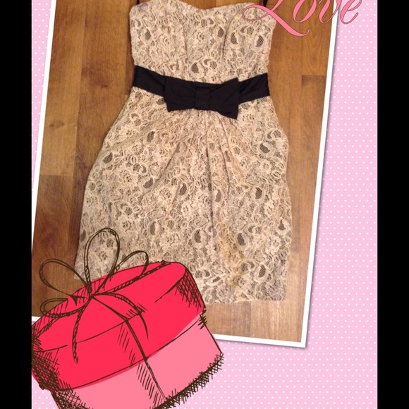H & M light pink lace dress