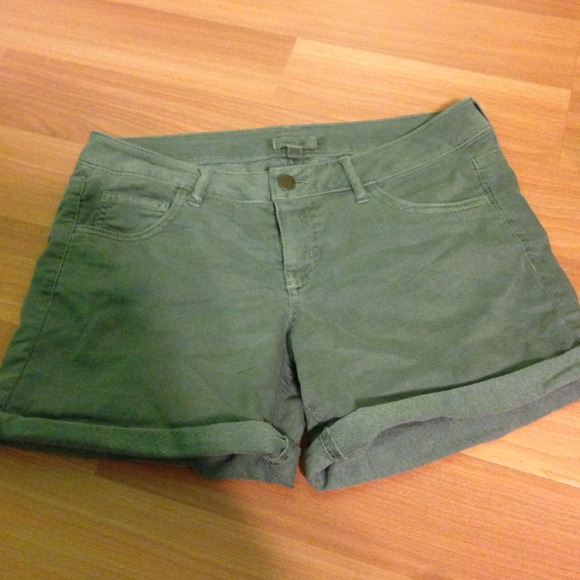 grey aerie shorts
