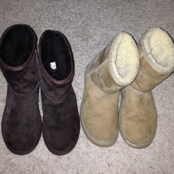 2 uggs brown size 5 and tan size 6