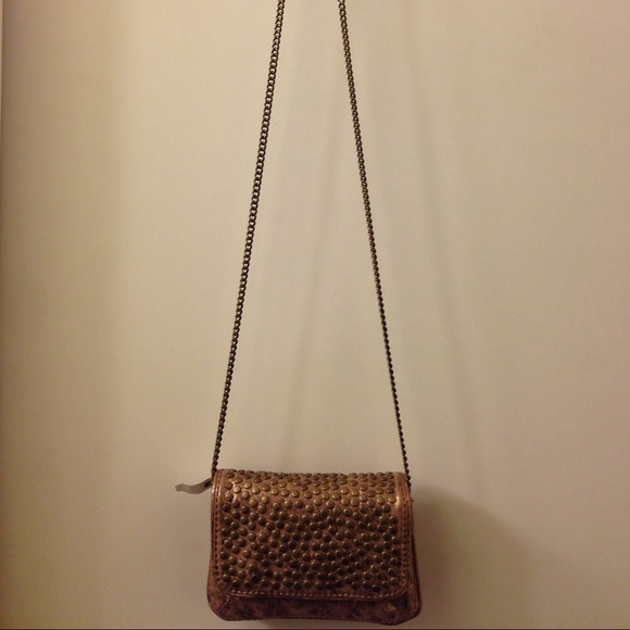 Not Available ⛔️Gold round studded chain strap
