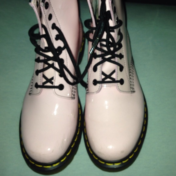 Dr. Marten baby pink worn once - Picture 3 of 4