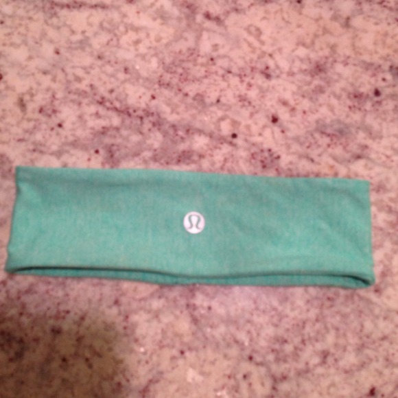 ❌ Sold in bundle ❌ Lululemon headband