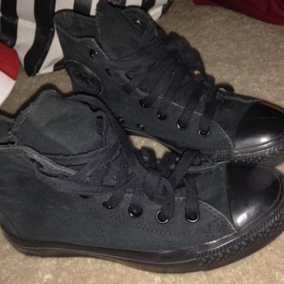 Black Converse Size 7 Women - Size 5 Men