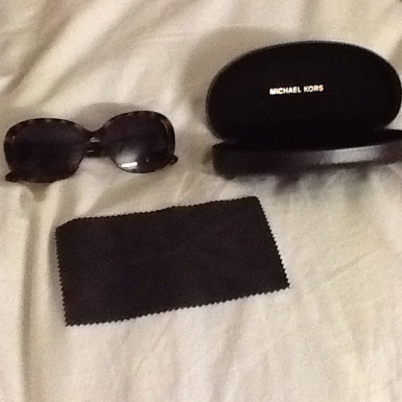 Michael Kors Sunglasses - Picture 3 of 4