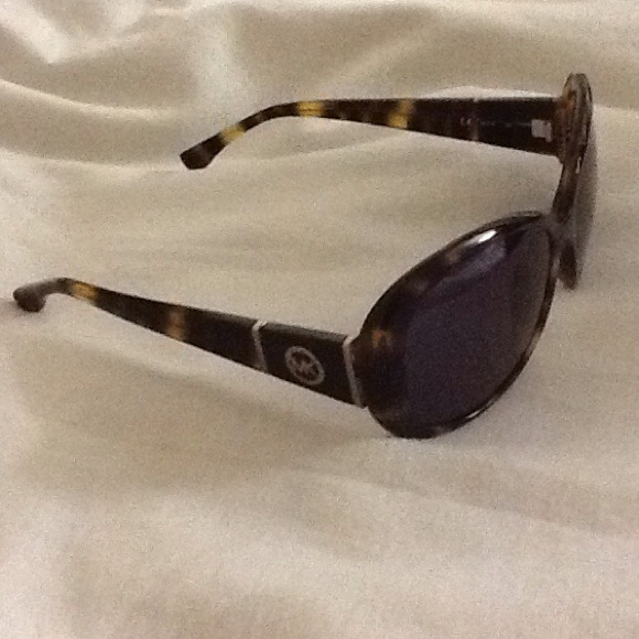 Michael Kors Sunglasses - Picture 4 of 4