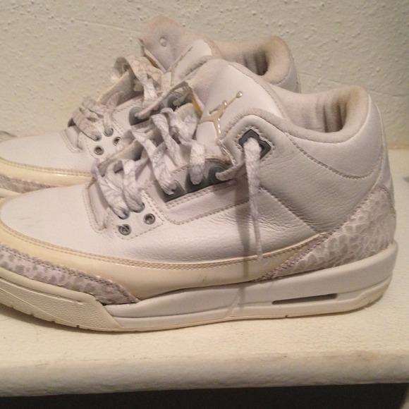 Pure Money 3s - Picture 2 of 4