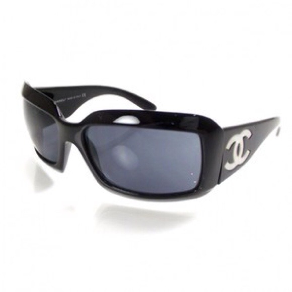 Reduced! Authentic black mother of pearl Chanels