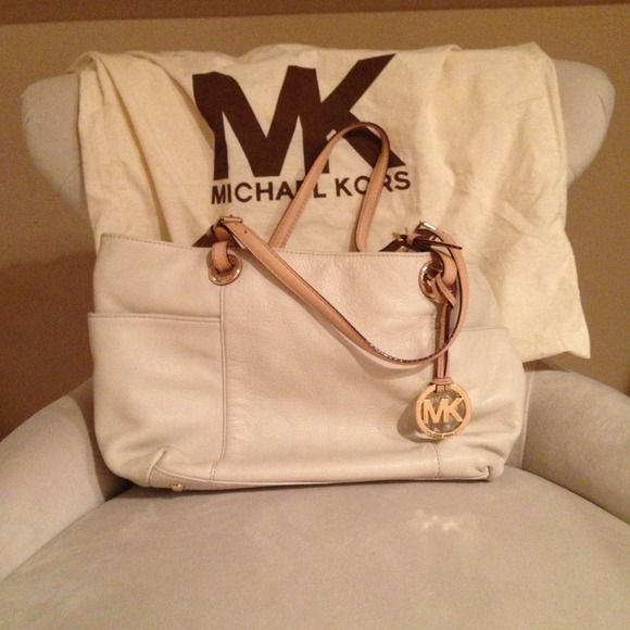 Authentic MK white leather jet set tote!