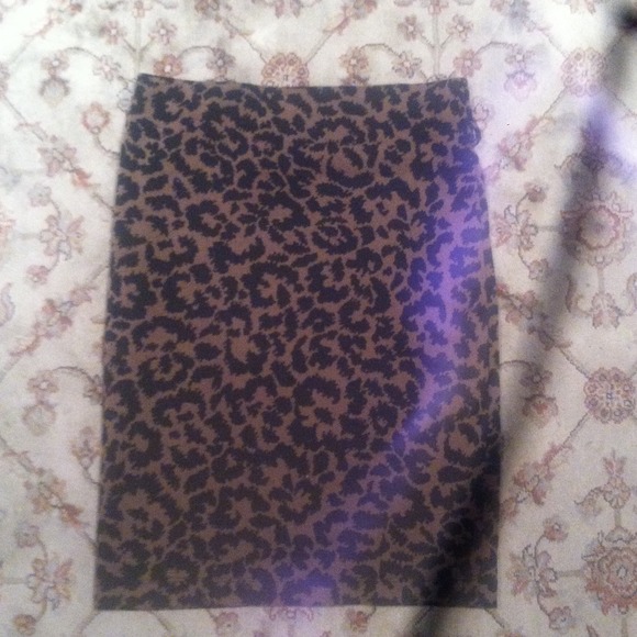 Leopard print pencil skirt HOLD