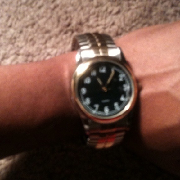 Watch - Picture 2 of 4