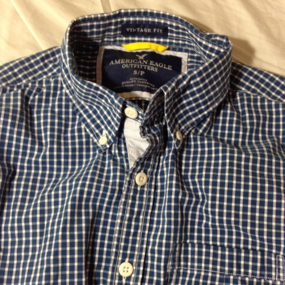 Men's button down. Size small - Picture 3 of 3