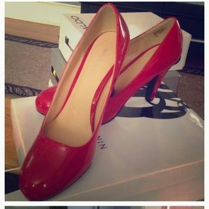 Nine West red pump s