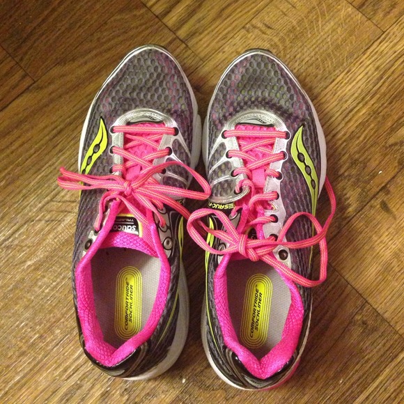 Brand new triumph 10 running shoes