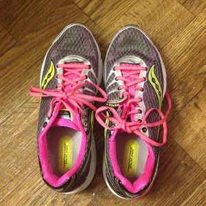 Brand new triumph 10 running shoes