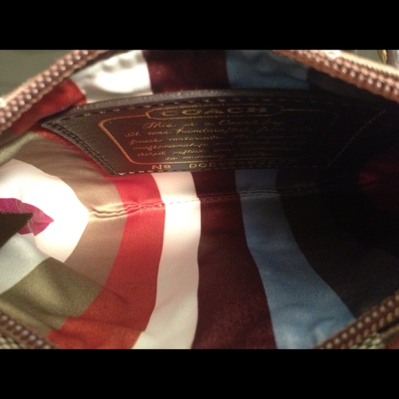 ❤Brand NWT 💯Coach Wristlet!! ❤ - Picture 3 of 4