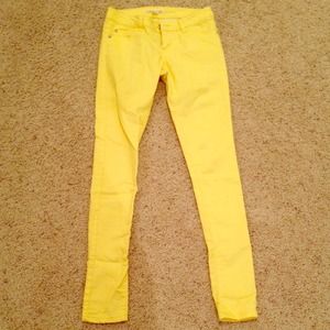 🔴SOLD🔴Bright yellow denim pants