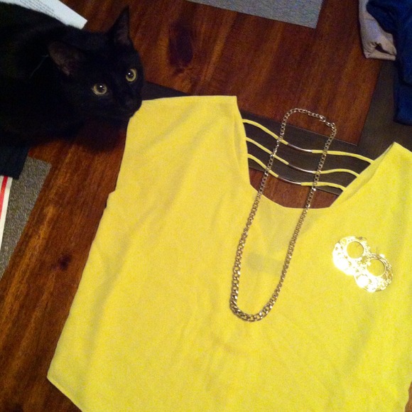 Yellow top - Picture 3 of 3