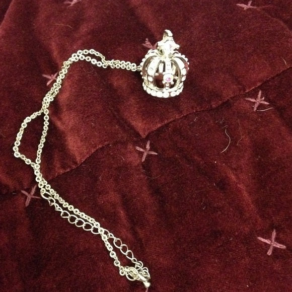 Diamond crown necklace