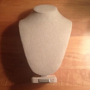 Stella & Dot Neck Form