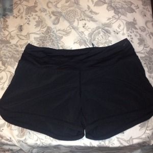 Lulu size 8 shorts and joes jeans bundle