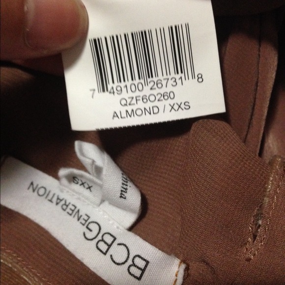 BCBG Dress. - Picture 3 of 7