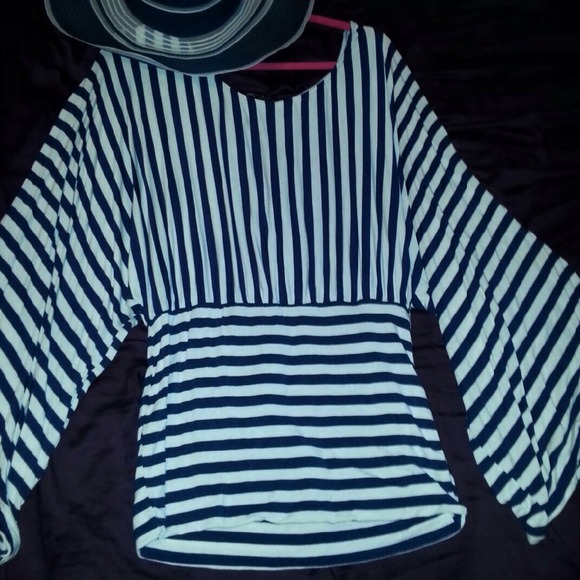 ❌SOLD❌Bebe Blue and White Striped Top❌BUNDLED❌